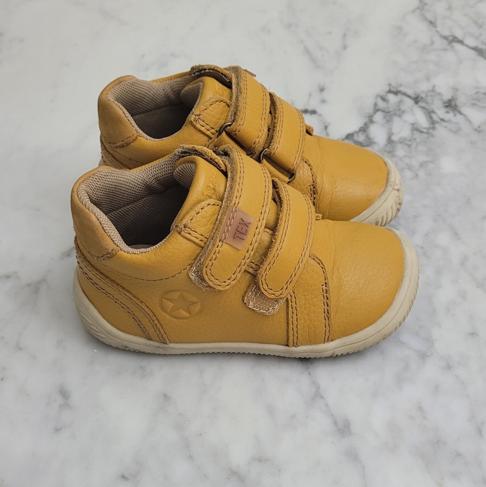 Bisgaard Tex Mustard Yellow High Top Boys Shoe. Sz 23. Denmark.bundgaard